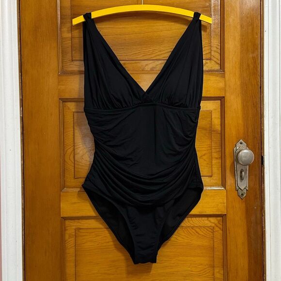 Liz Claiborne Black Ruched One Piece Swimsuit Women’s US 14 - Picture 1 of 9
